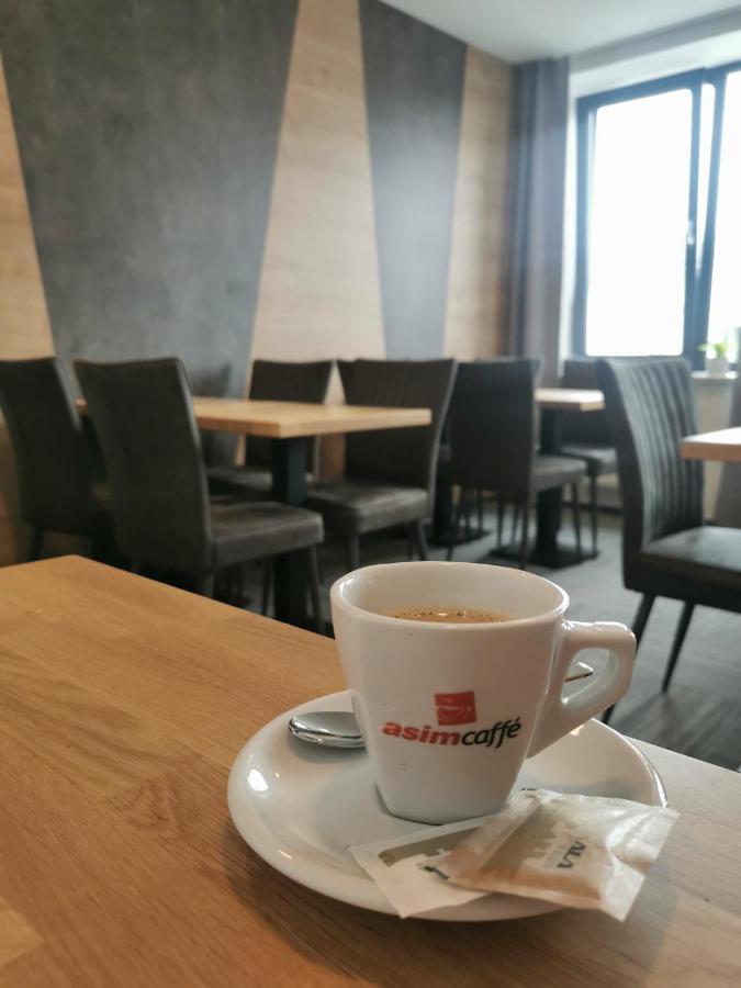 Ala Hotel 佩恩斯坦內姆河畔比斯特日采 外观 照片